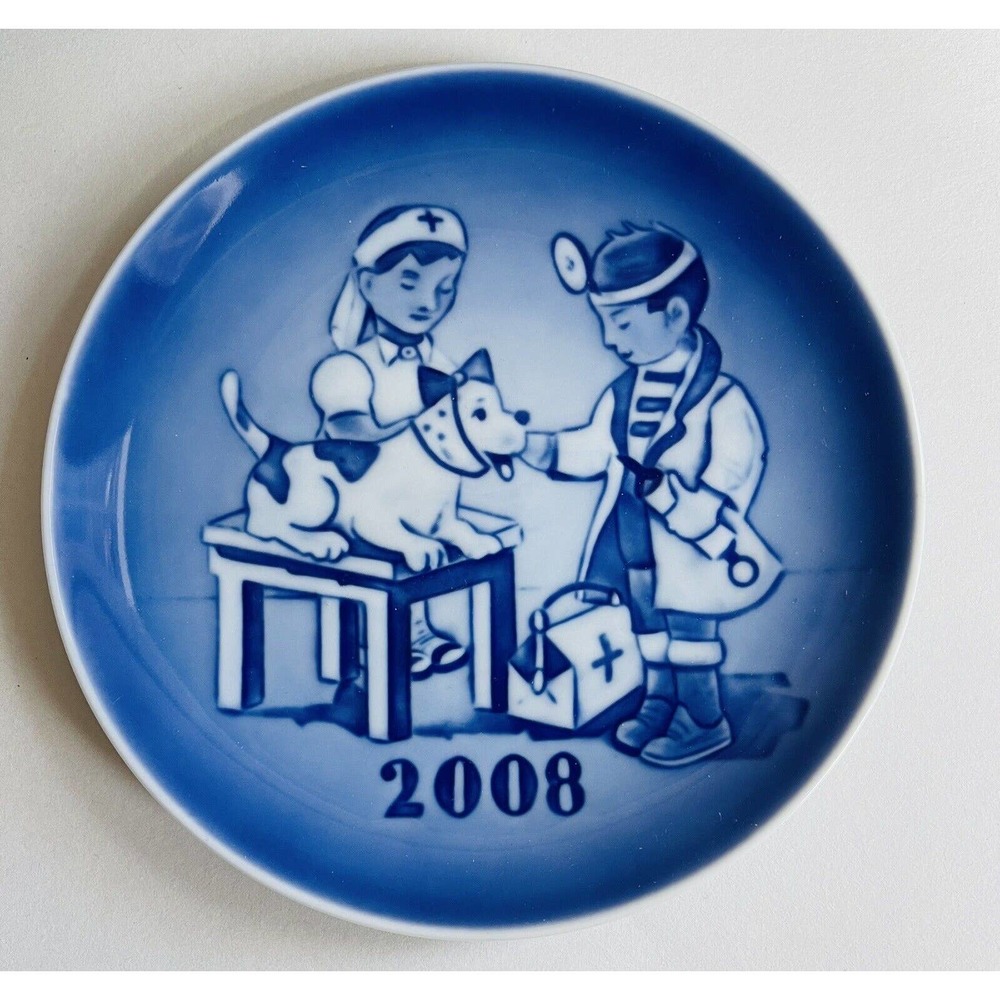 BING & GRONDAHL 2008 Children's Day Plate B&G The Little Veterinarian – Mint!
